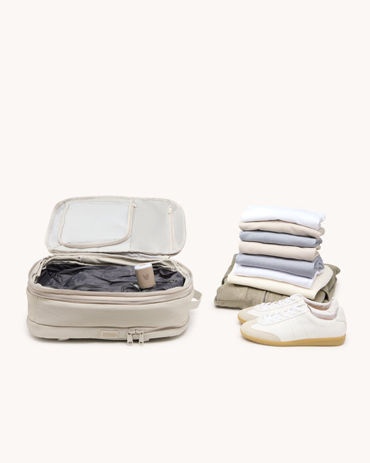 How to Prevent Clothes from Wrinkling in a Vacuum Travel Backpack?
