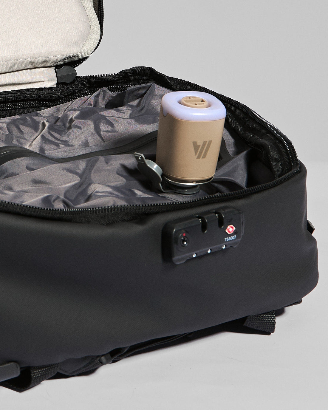 Built-in pump vs. external pump for vacuum sealed backpacks: Which is faster?