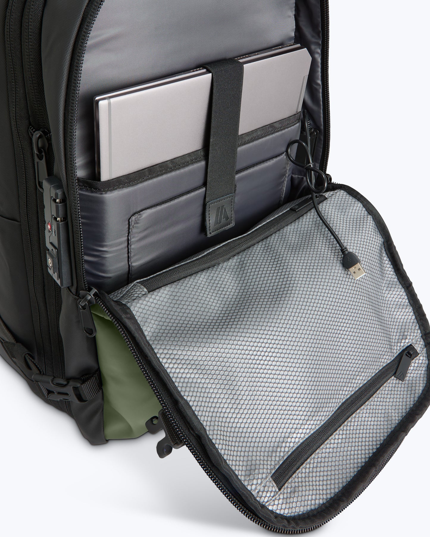 MAX (Carry-On)