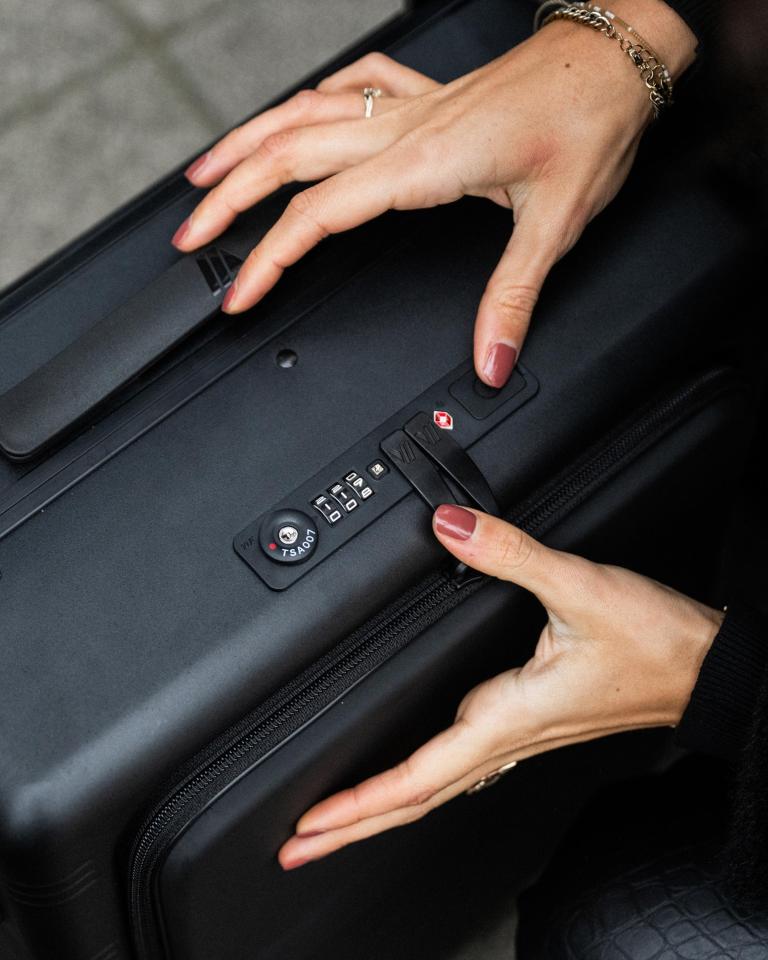 NEXT (Carry-On)